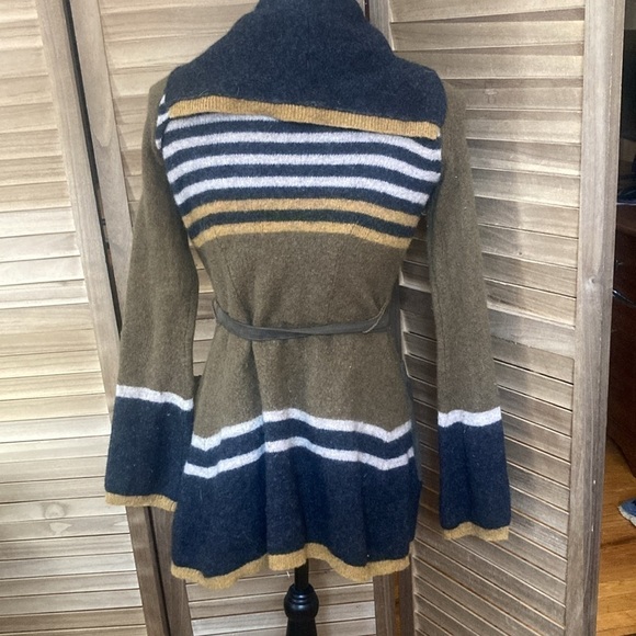 Anthropologie Multicolor Belted size XS with pockets 💯 lambswool sweater GUC - Picture 4 of 8